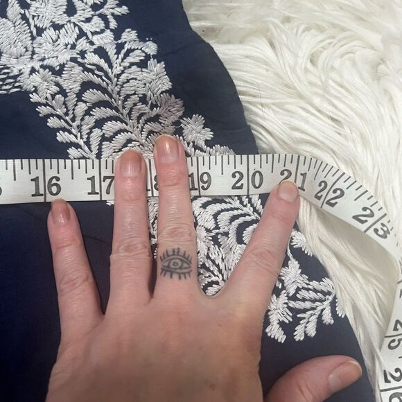 J.Marie small blue and white embroidered short sleeve shirt oversized - Picture 12 of 12